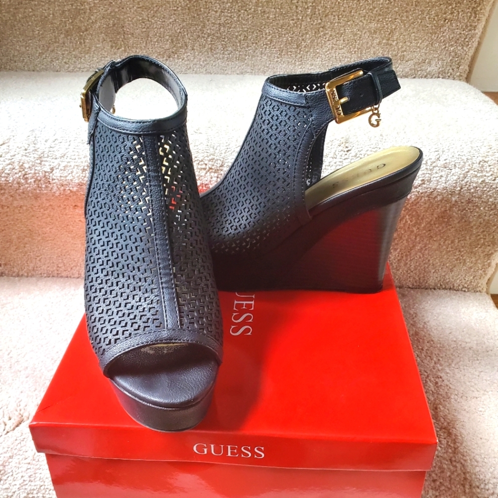 Guess black wedge sandals